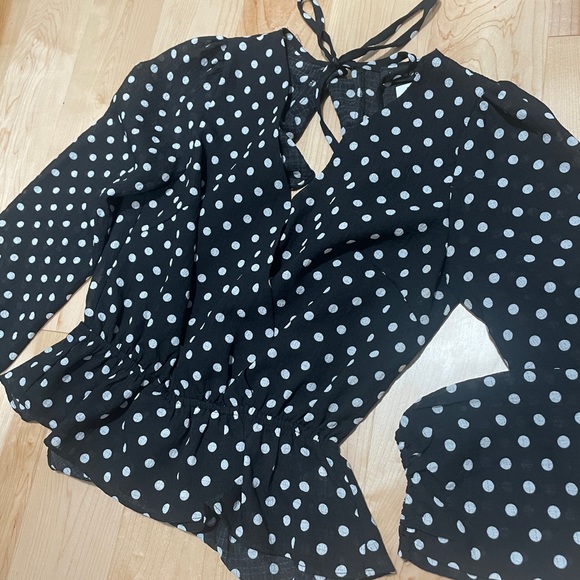 YaYa&co Dot Ruffle Open Back shirt, size Sm - Picture 2 of 13